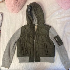 Tucker+Tate little boys jacket size 3. Grey and army green with hood.